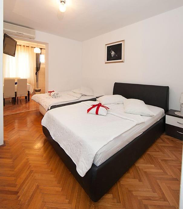 Apartmani Saric Tučepi Eksteriør billede